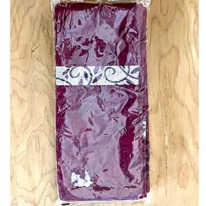 Pampered Chef Cranberry Vine Guest Towels 2989 Set of 2 NEW in Sealed Package